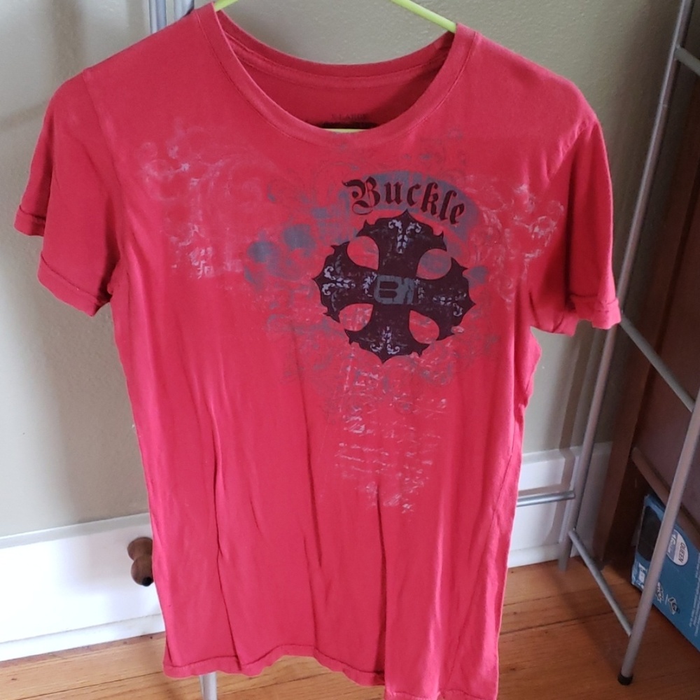 Buckle short sleeve red shirt